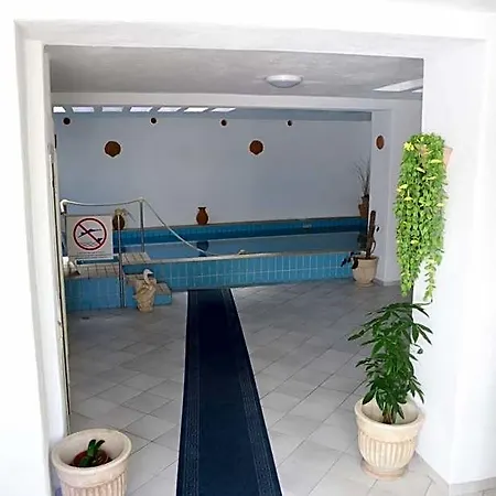 Cesotta فندق
